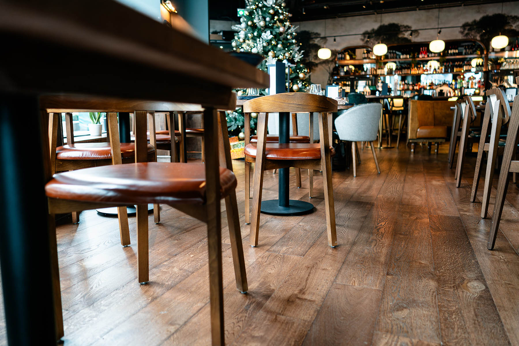 Premium steakhouse featuring bespoke JackEvie oak flooring
