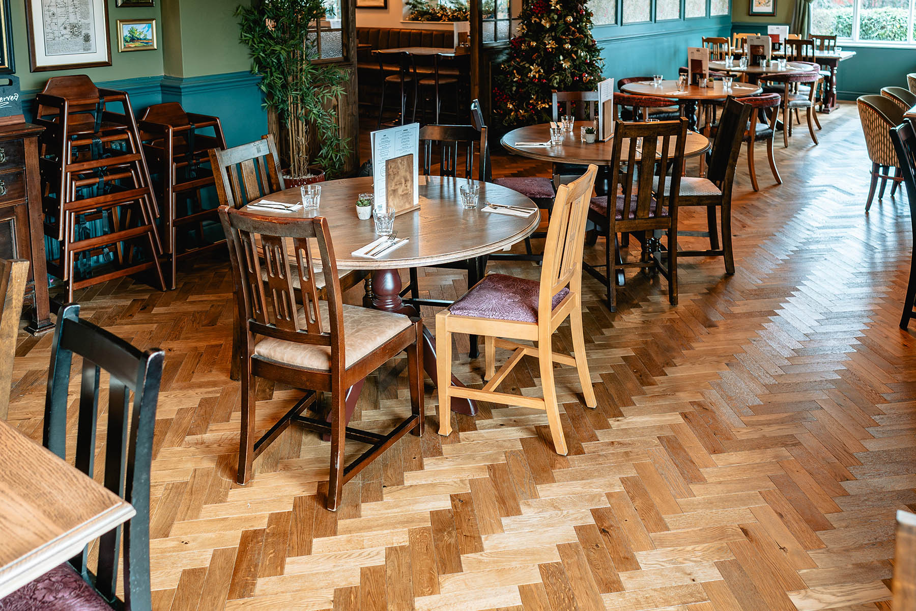 Rustic and refined oak flooring styles tying together The Bellflower’s interior.
