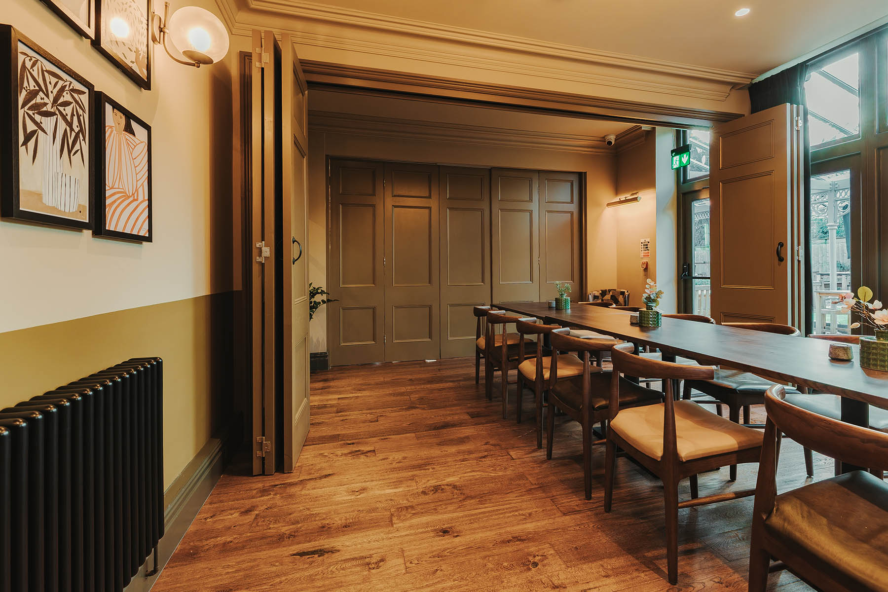 Handscraped oak plank flooring in private dining room – The Wheatley Arms