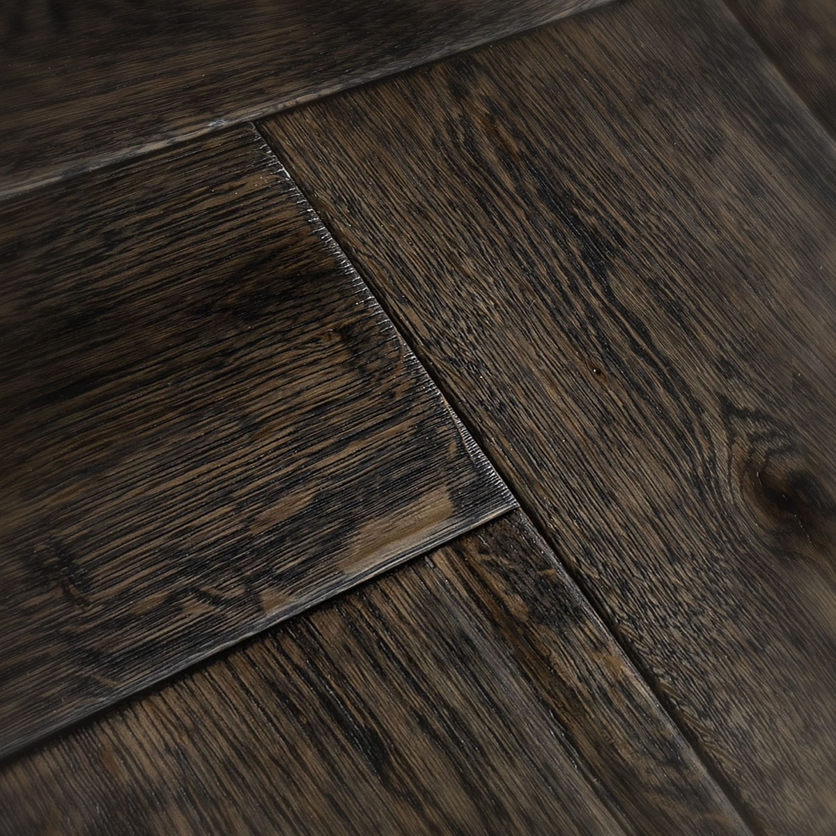 Cobbled Edged Oak Herringbone Floor 500mm x 120mm